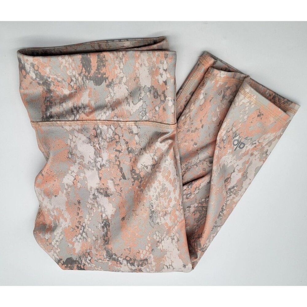 ALO Capri Cropped Legging Snake Print Peach Silver SZ M - Picture 8 of 8